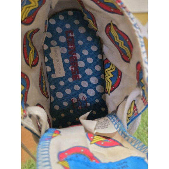 Converse Wonder Woman Vintage Comic Print Size Men's 7 Women's 9 EUC Rare HTF - Picture 11 of 12